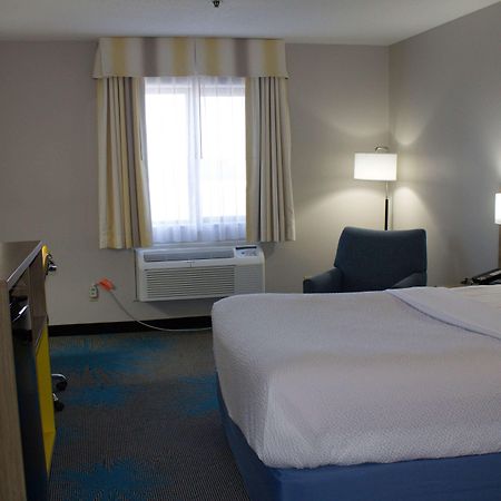 Days Inn By Wyndham קולבי מראה חיצוני תמונה