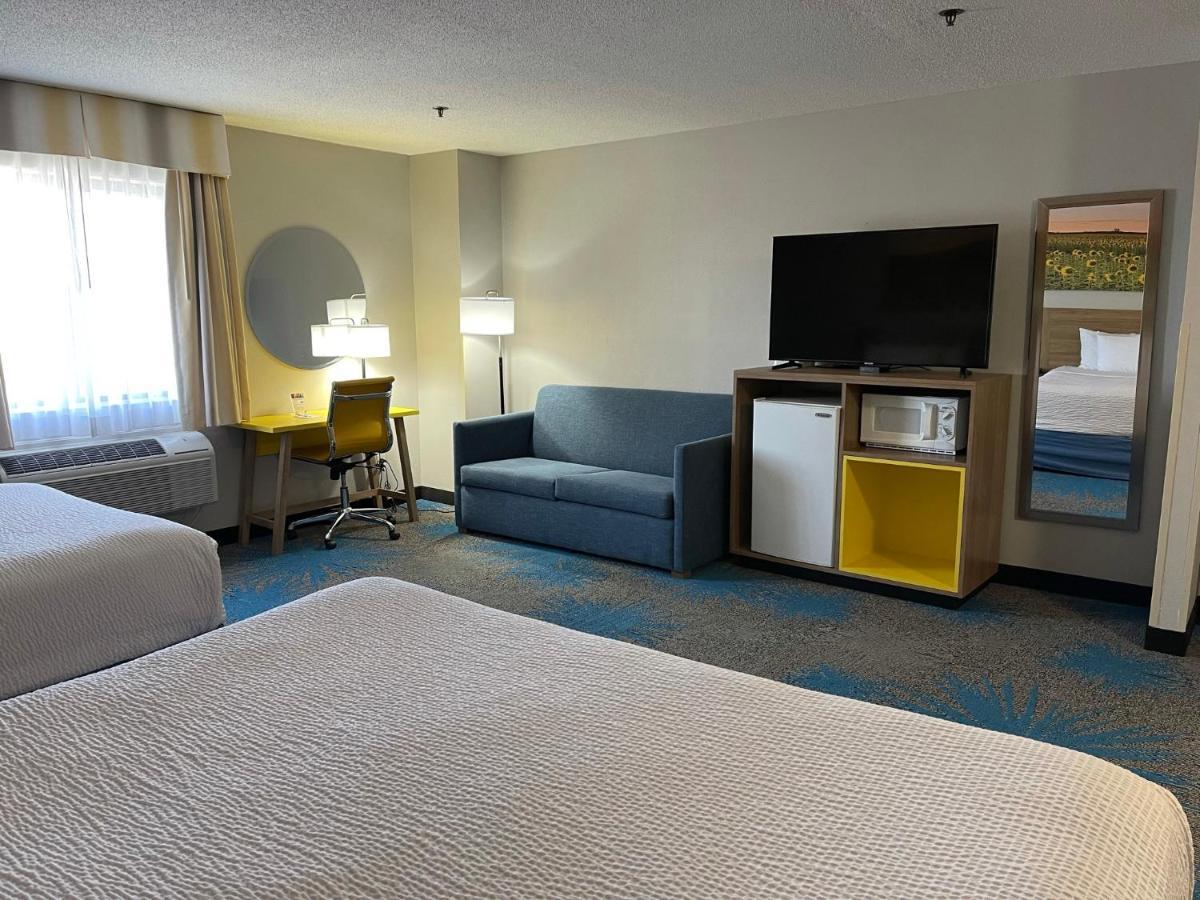 Days Inn By Wyndham קולבי מראה חיצוני תמונה