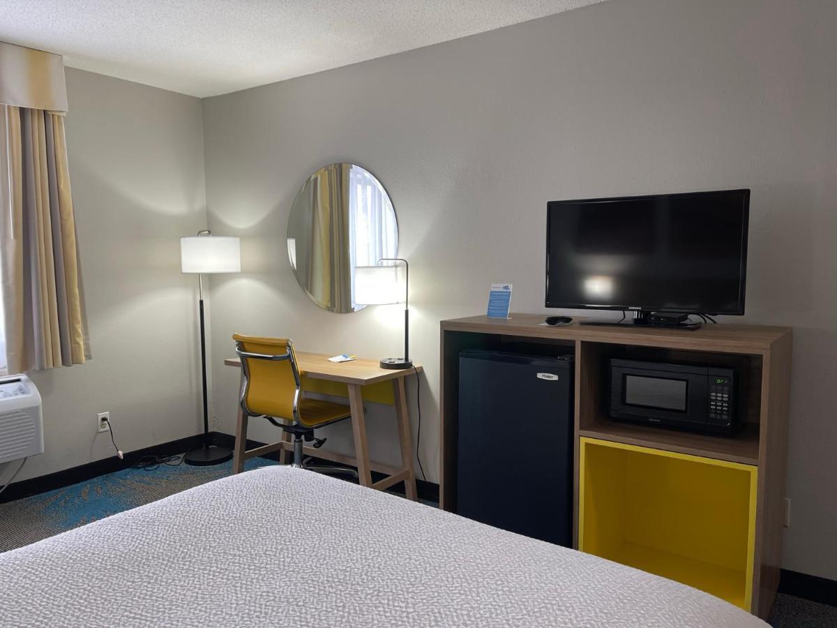 Days Inn By Wyndham קולבי מראה חיצוני תמונה