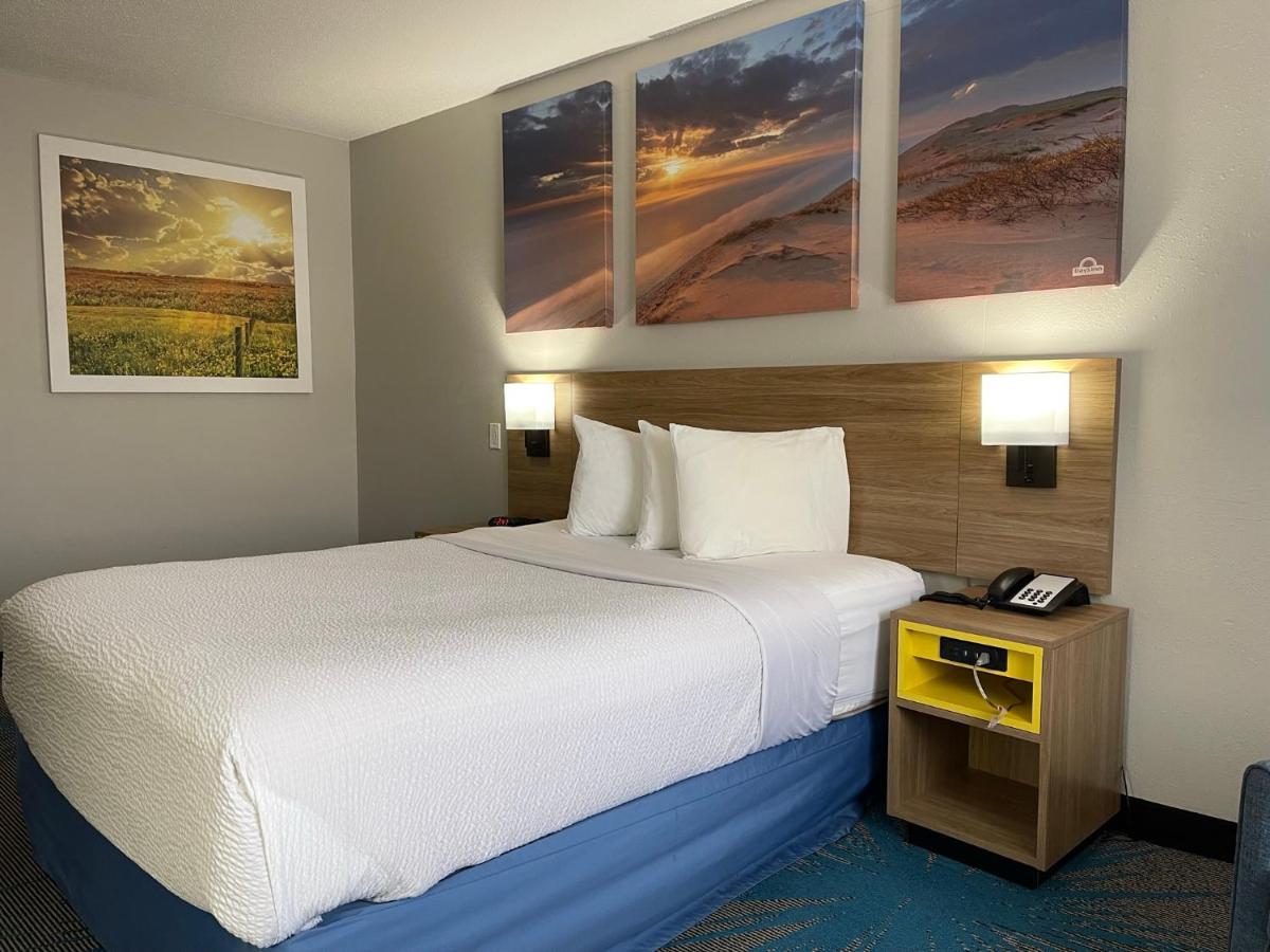 Days Inn By Wyndham קולבי מראה חיצוני תמונה