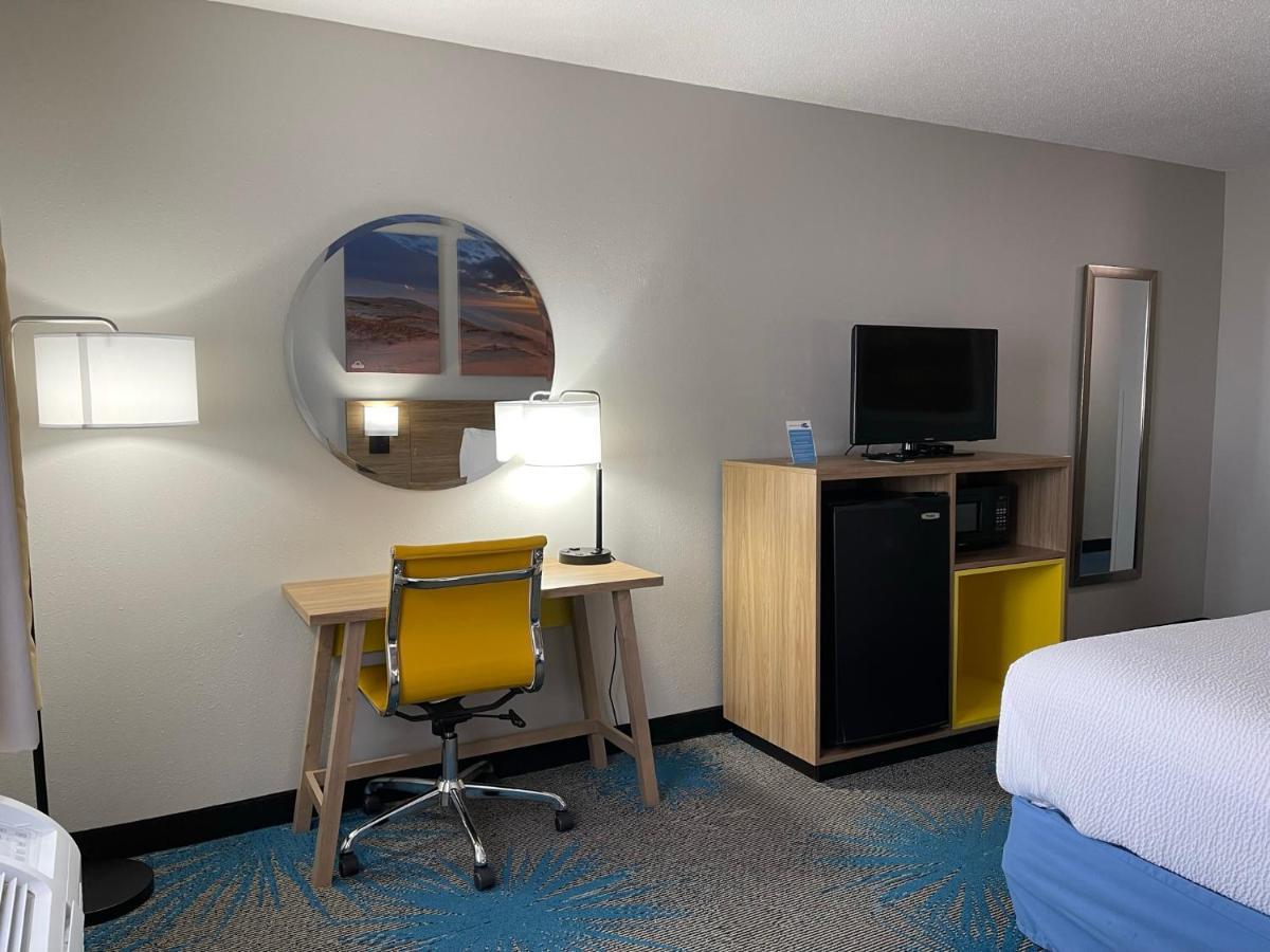 Days Inn By Wyndham קולבי מראה חיצוני תמונה