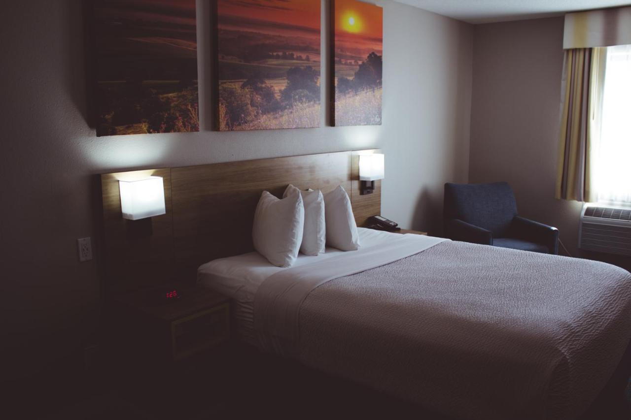 Days Inn By Wyndham קולבי מראה חיצוני תמונה