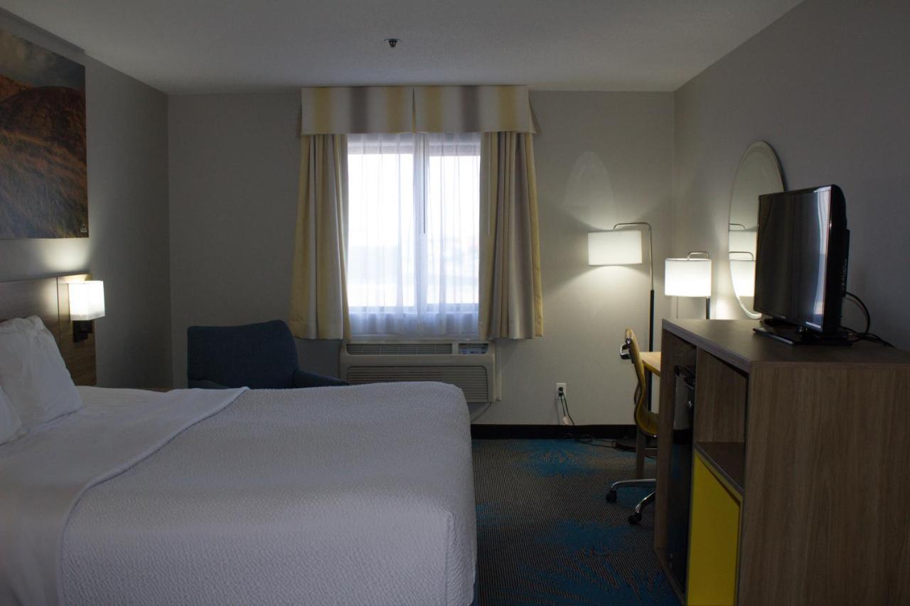 Days Inn By Wyndham קולבי מראה חיצוני תמונה