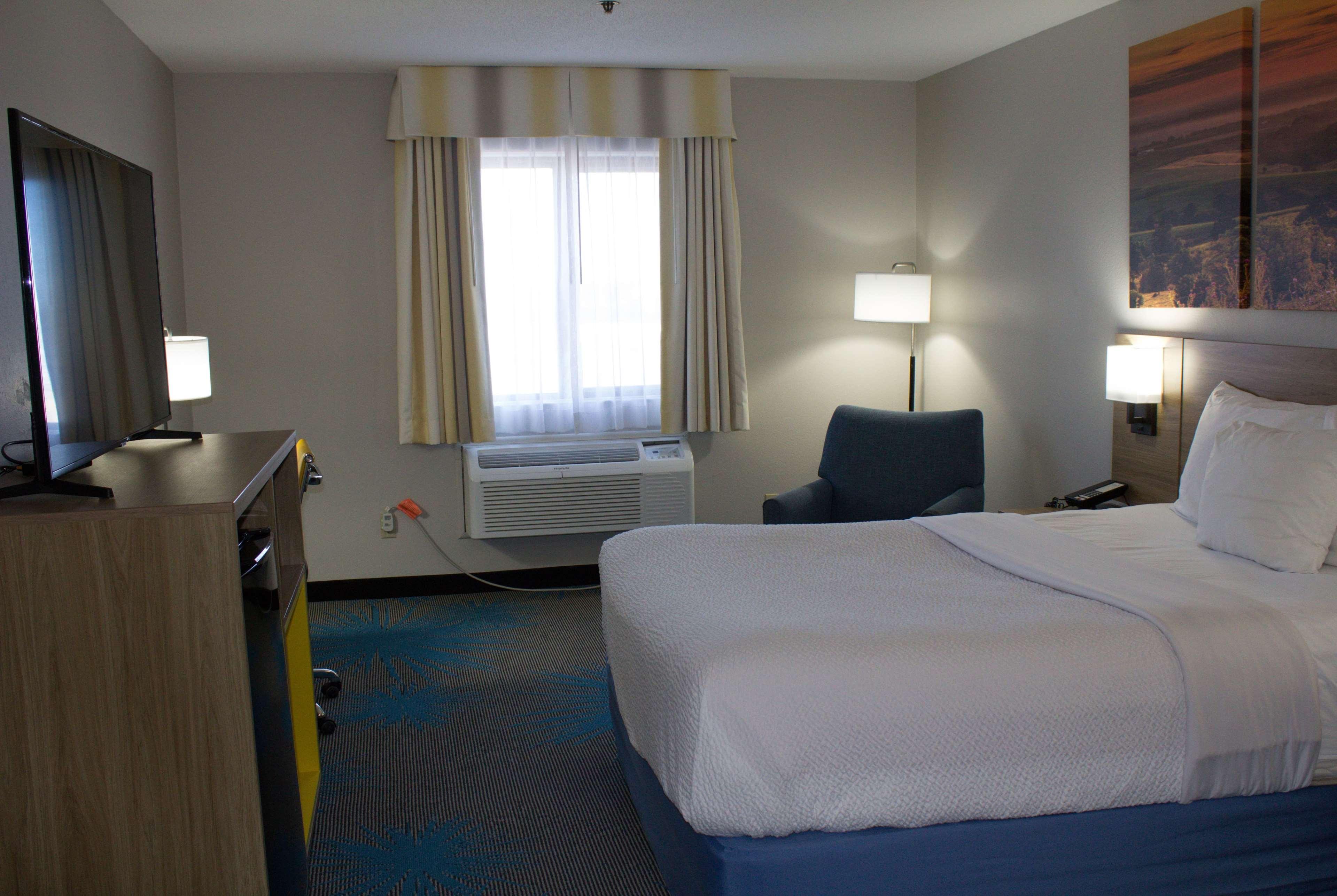 Days Inn By Wyndham קולבי מראה חיצוני תמונה