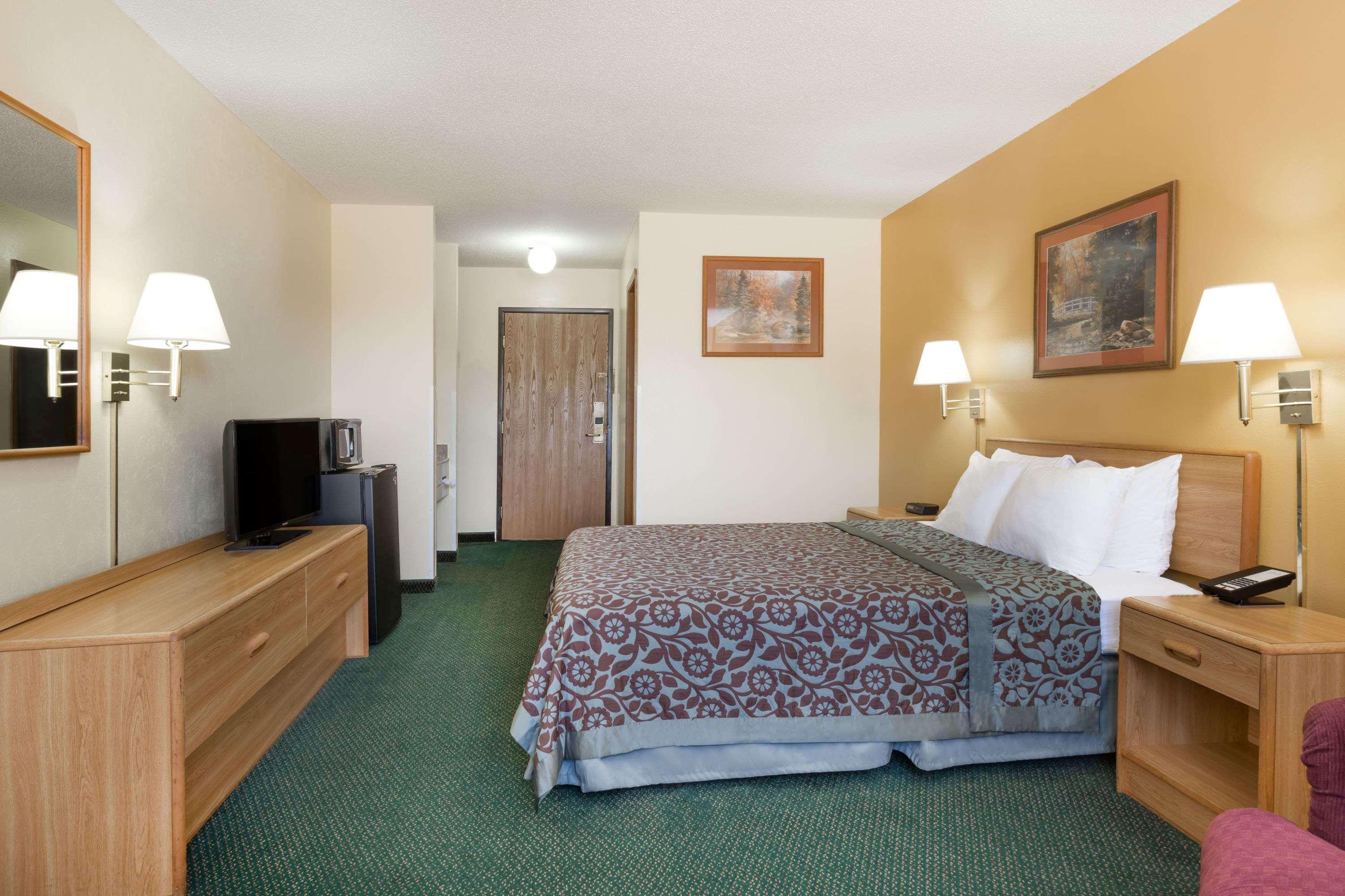 Days Inn By Wyndham קולבי מראה חיצוני תמונה