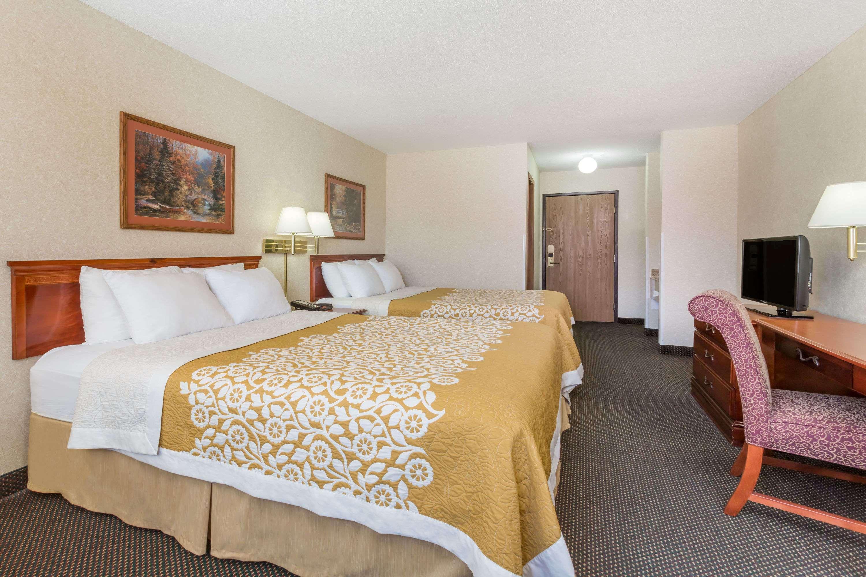 Days Inn By Wyndham קולבי מראה חיצוני תמונה