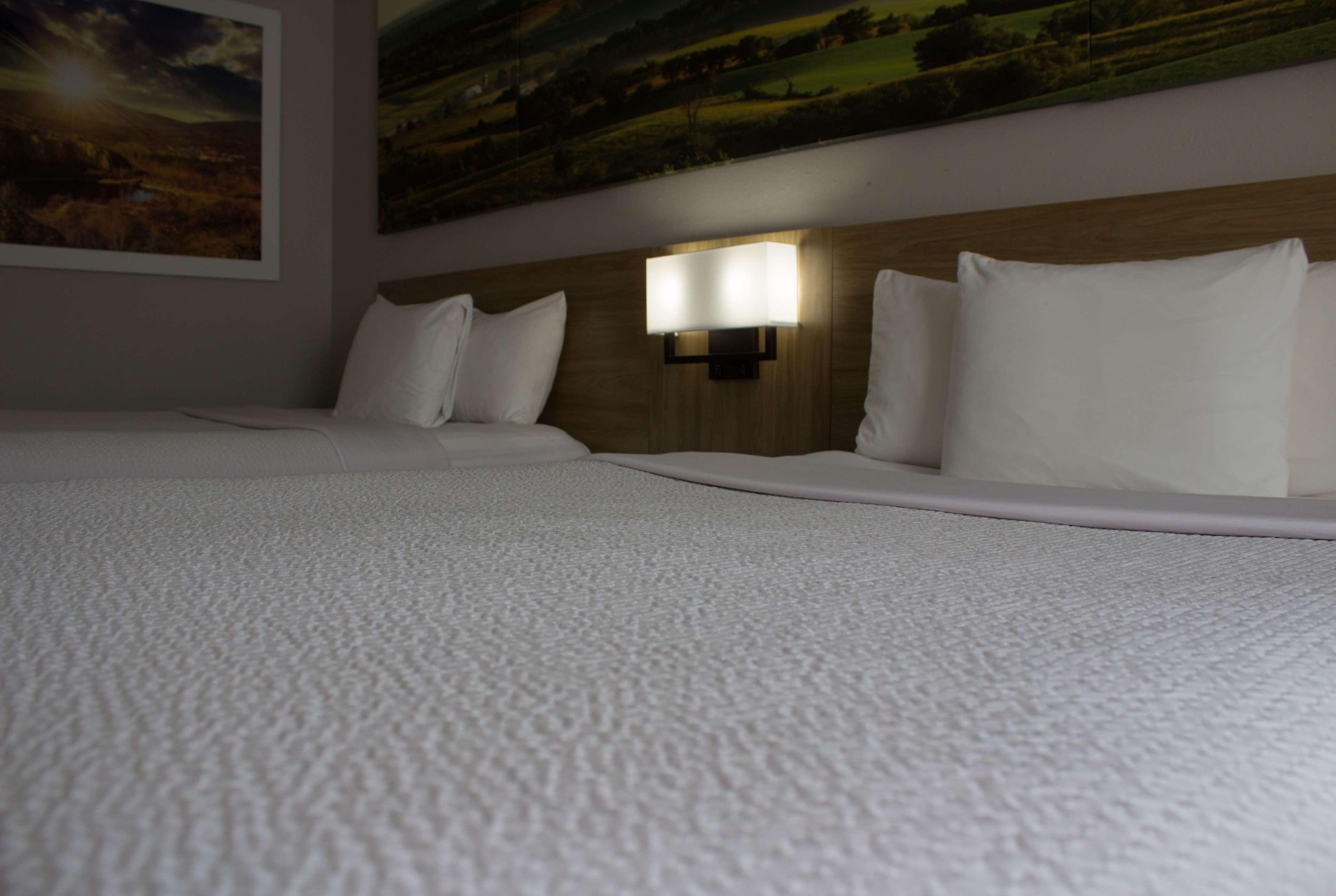 Days Inn By Wyndham קולבי מראה חיצוני תמונה